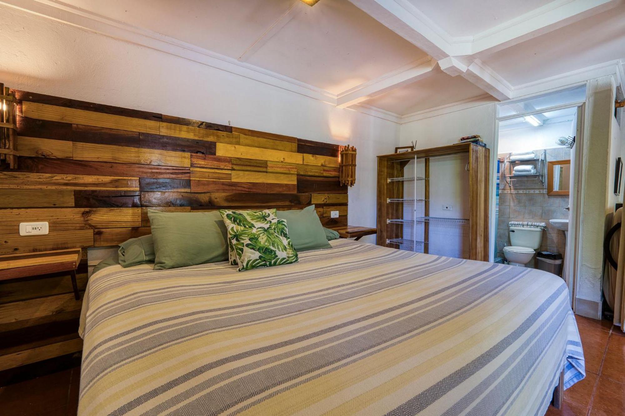 Bamboo River House And Hotel Dominical Exterior photo